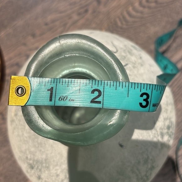 San Miguel Vidrios textured recycled mint green Bulbous Art Glass Vase - Picture 6 of 17